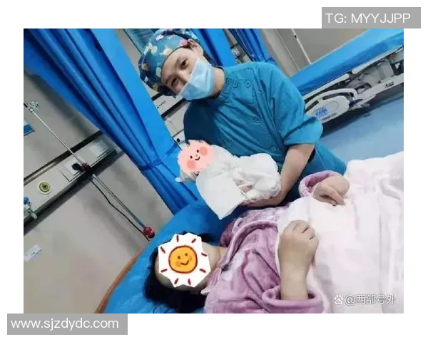 足球明星妻子怀孕照曝光幸福满满期待新生命降临温馨瞬间引发网友热议